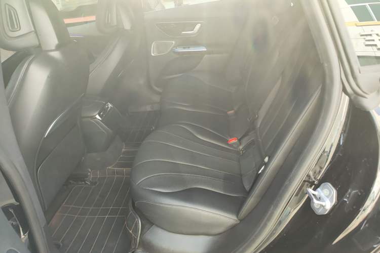 Used Mercedes-Benz EQE 2022 350 Luxury Edition Left Rear Seat