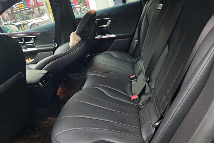 Used Mercedes-Benz EQE 2022 350 Luxury Edition Left Rear Seat