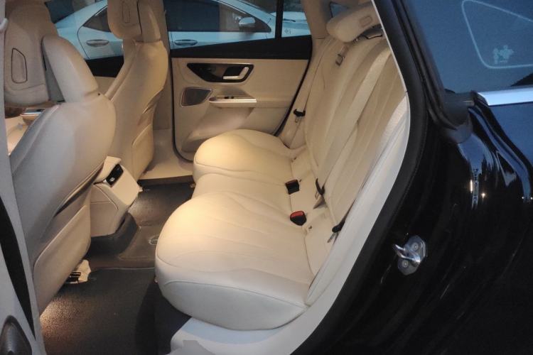 Used Mercedes-Benz EQE 2022 350 Luxury Edition Left Rear Seat