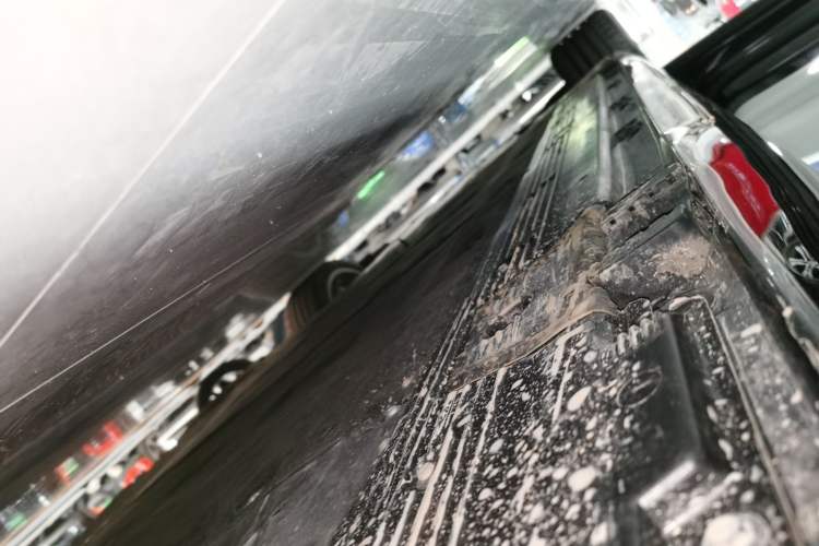 Used Mercedes-Benz EQE 2022 350 Luxury Edition Left Side Sill