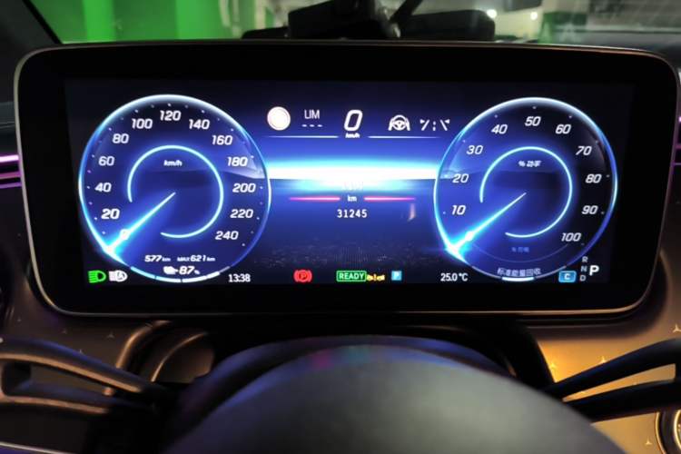 Used Mercedes-Benz EQE 2022 350 First Edition Special Version Odometer Close Up