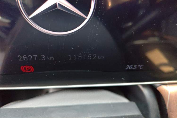 Used Mercedes-Benz EQE 2022 350 Pioneer Edition Odometer Close Up
