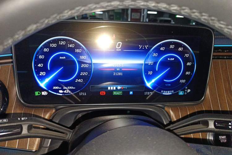 Used Mercedes-Benz EQE 2022 350 Pioneer Edition Odometer Close Up