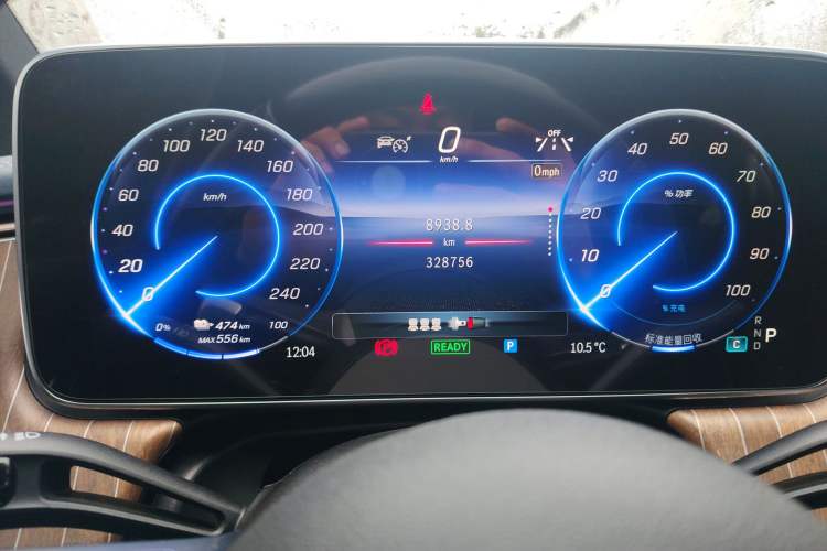 Used Mercedes-Benz EQE 2022 350 Pioneer Edition Odometer Close Up
