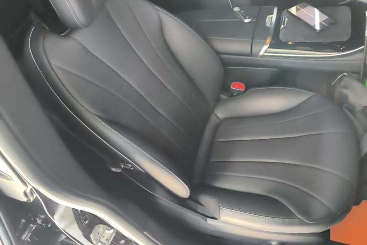 Used Mercedes-Benz EQE 2022 350 Pioneer Edition Right Front Seat
