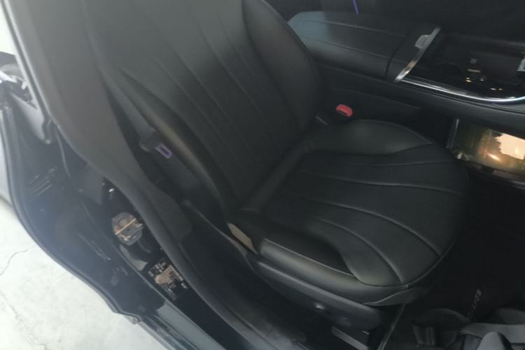 Used Mercedes-Benz EQE 2022 350 First Edition Special Version Right Front Seat