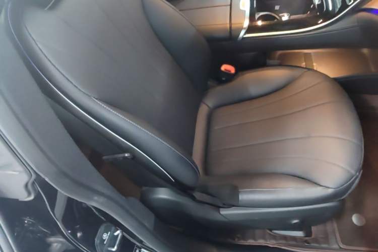 Used Mercedes-Benz EQE 2022 350 Pioneer Edition Right Front Seat