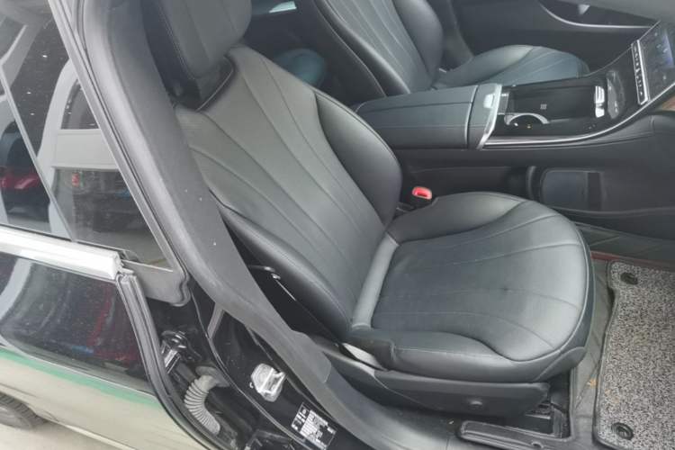 Used Mercedes-Benz EQE 2022 350 Luxury Edition Right Front Seat