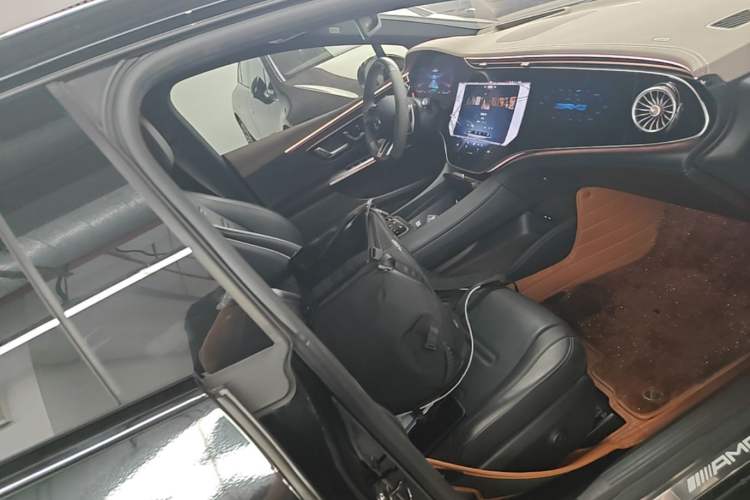 Used Mercedes-Benz EQE 2022 350 Pioneer Edition Right Front Seat