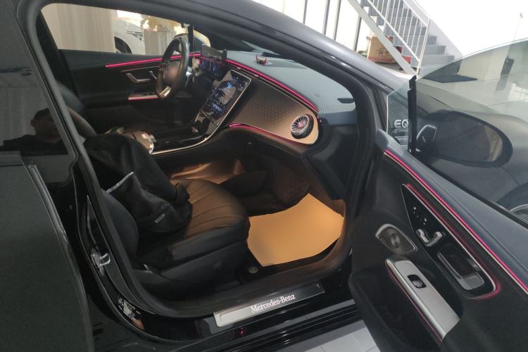Used Mercedes-Benz EQE 2022 350 First Edition Special Version Right Front Seat