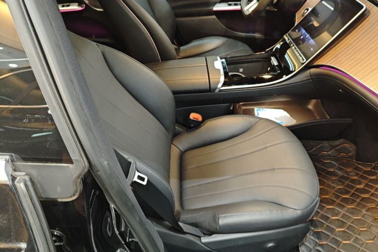 Used Mercedes-Benz EQE 2022 350 Pioneer Edition Right Front Seat