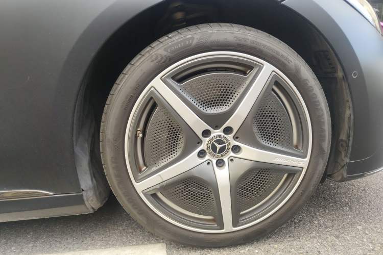 Used Mercedes-Benz EQE 2022 350 First Edition Special Version Right Front Wheel Hub