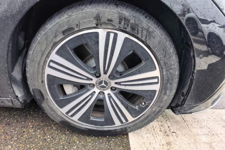 Used Mercedes-Benz EQE 2022 350 Luxury Edition Right Front Wheel Hub