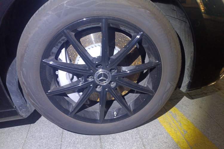 Used Mercedes-Benz EQE 2022 350 Pioneer Edition Right Front Wheel Hub