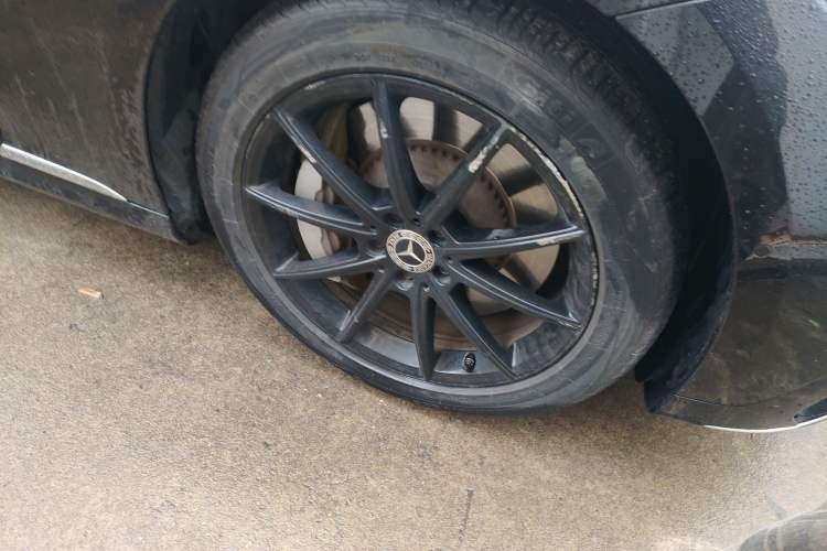 Used Mercedes-Benz EQE 2022 350 Pioneer Edition Right Front Wheel Hub