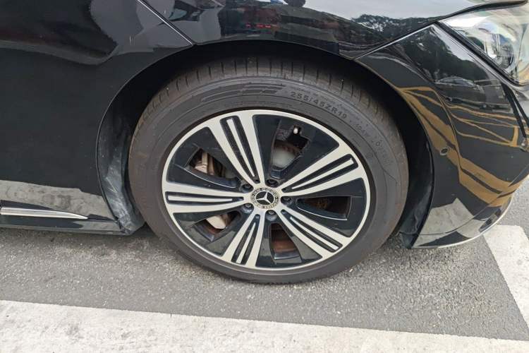 Used Mercedes-Benz EQE 2022 350 Luxury Edition Right Front Wheel Hub