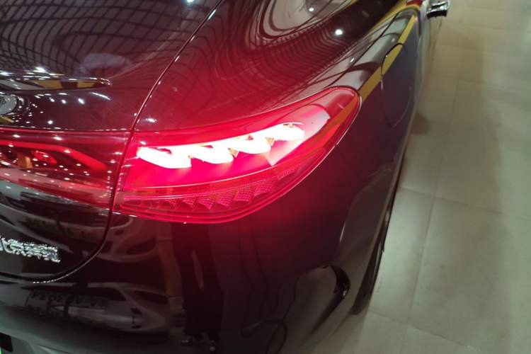 Used Mercedes-Benz EQE 2022 350 First Edition Special Version Right Rear Taillight