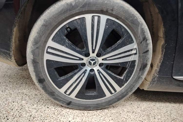 Used Mercedes-Benz EQE 2022 350 Luxury Edition Right Rear Wheel Hub