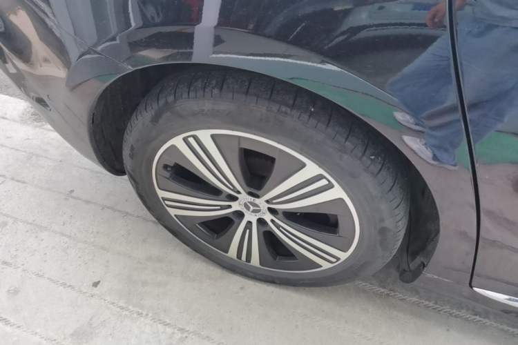 Used Mercedes-Benz EQE 2022 350 Luxury Edition Right Rear Wheel Hub