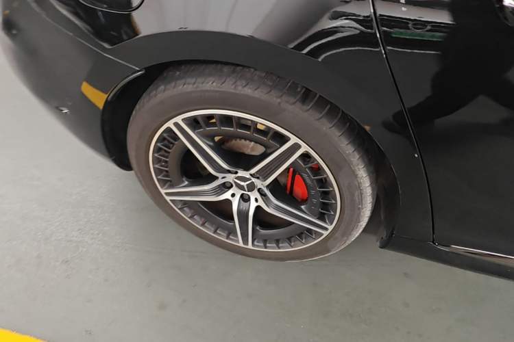 Used Mercedes-Benz EQE 2022 350 Pioneer Edition Right Rear Wheel Hub