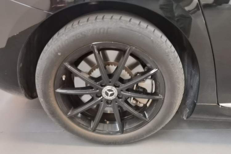 Used Mercedes-Benz EQE 2022 350 Pioneer Edition Right Rear Wheel Hub