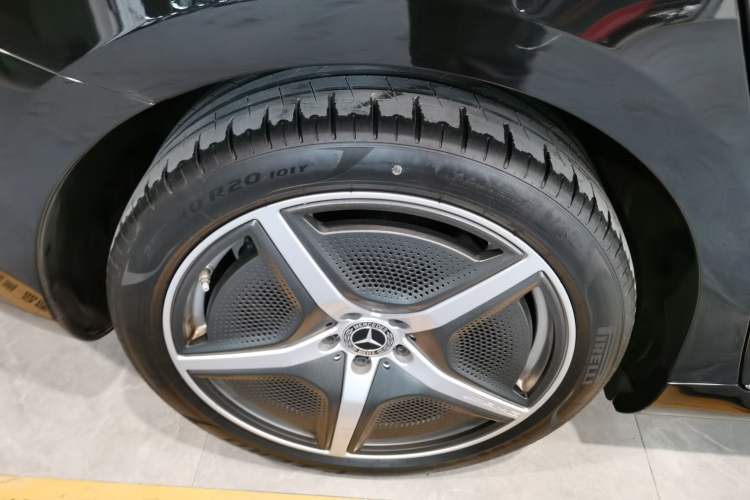 Used Mercedes-Benz EQE 2022 350 Luxury Edition Right Rear Wheel Hub