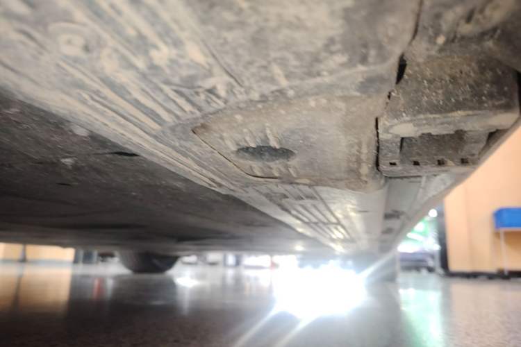 Used Mercedes-Benz EQE 2022 350 Luxury Edition Right Side Sill