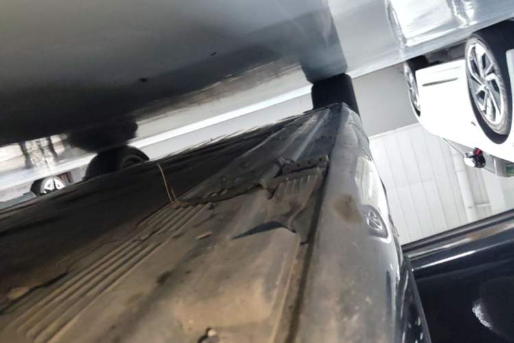 Used Mercedes-Benz EQE 2022 350 Pioneer Edition Right Side Sill