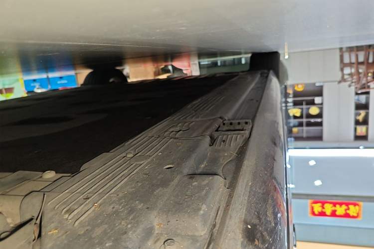 Used Mercedes-Benz EQE 2022 350 Pioneer Edition Right Side Sill