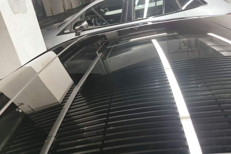 Used Mercedes-Benz EQE 2022 350 Luxury Edition Roof