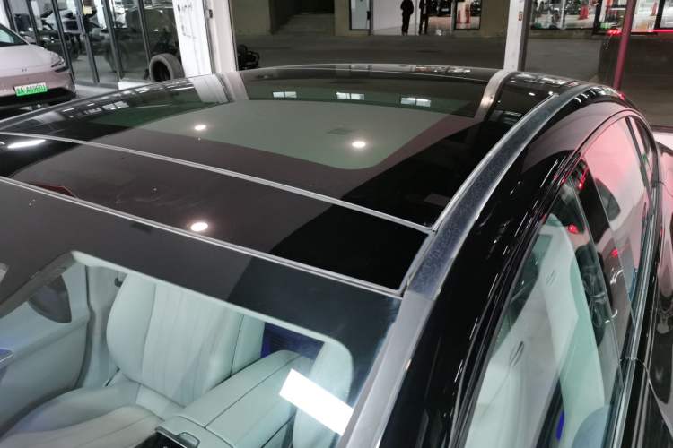 Used Mercedes-Benz EQE 2022 350 Luxury Edition Roof