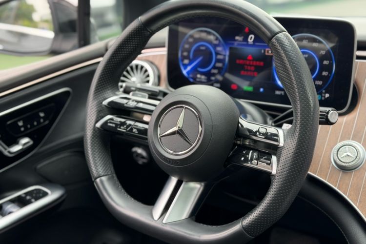 Used Mercedes-Benz EQE 2022 350 Pioneer Edition Steering Wheel