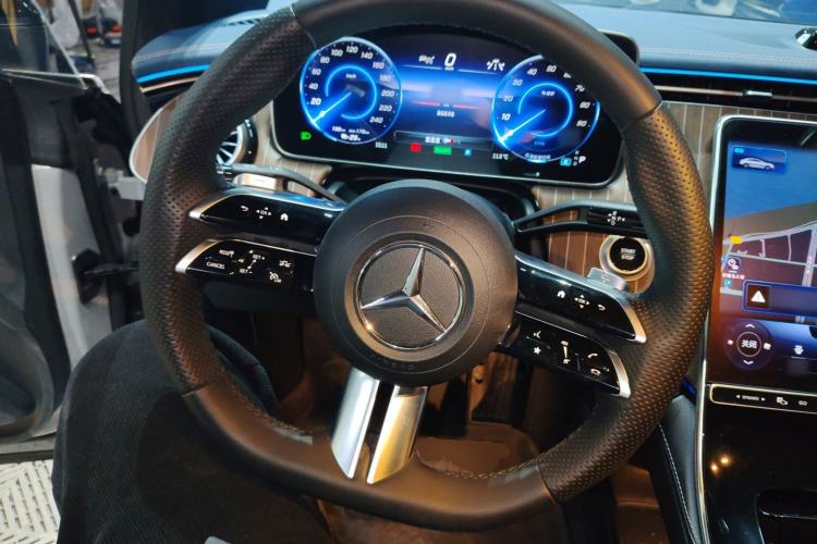 Used Mercedes-Benz EQE 2022 350 Pioneer Edition Steering Wheel