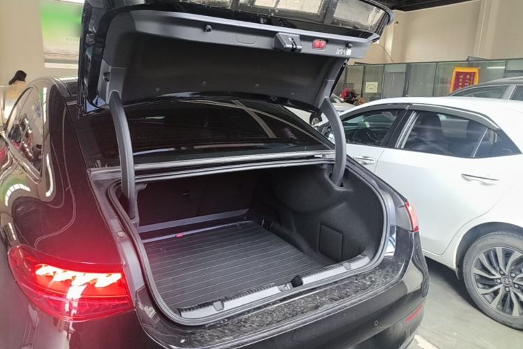 Used Mercedes-Benz EQE 2022 350 First Edition Special Version Trunk