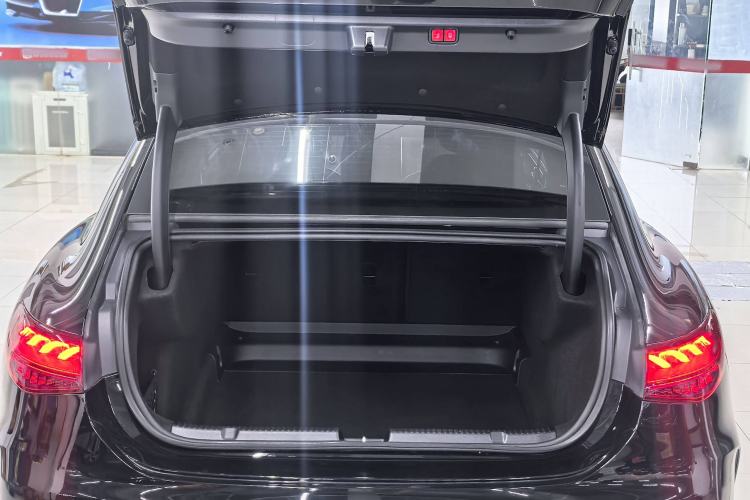 Used Mercedes-Benz EQE 2022 350 Pioneer Edition Trunk