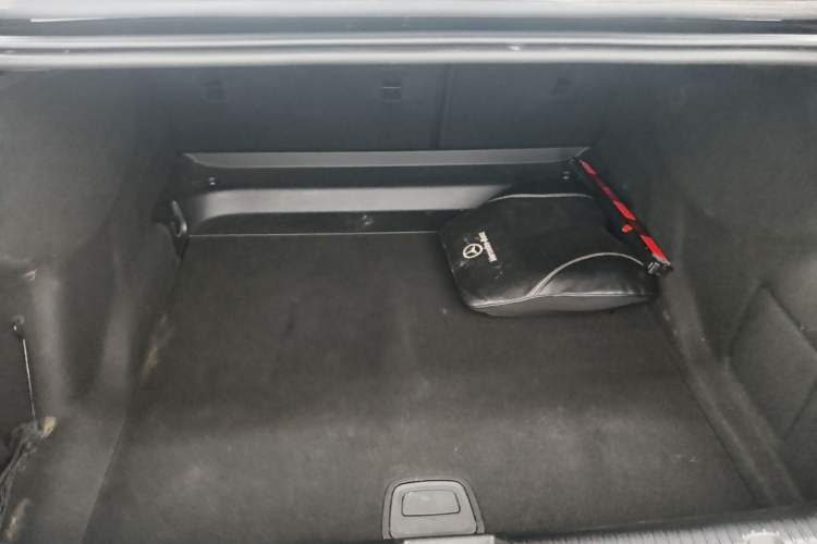Used Mercedes-Benz EQE 2022 350 Luxury Edition Trunk