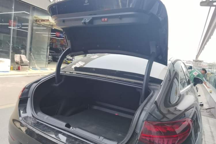 Used Mercedes-Benz EQE 2022 350 Luxury Edition Trunk