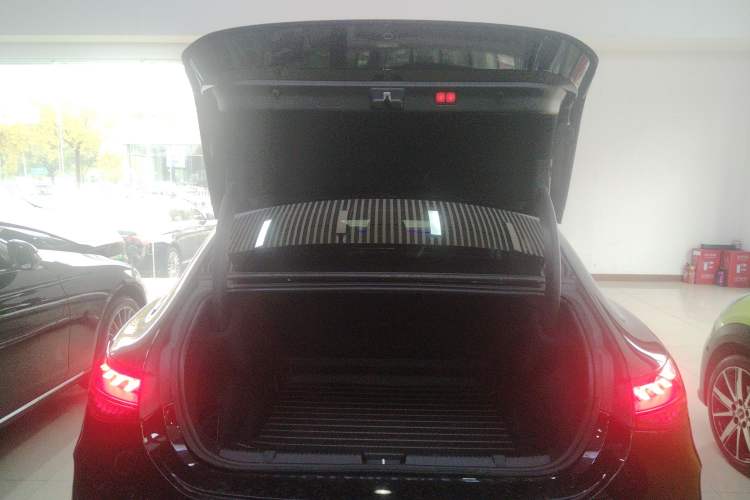 Used Mercedes-Benz EQE 2022 350 First Edition Special Version Trunk