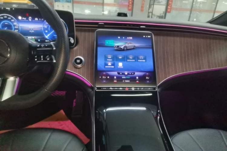 Used Mercedes-Benz EQE 2022 350 Luxury Edition Audio And AC Panel