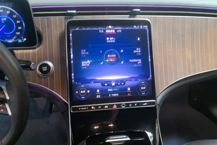 Used Mercedes-Benz EQE 2022 350 Luxury Edition Audio And AC Panel