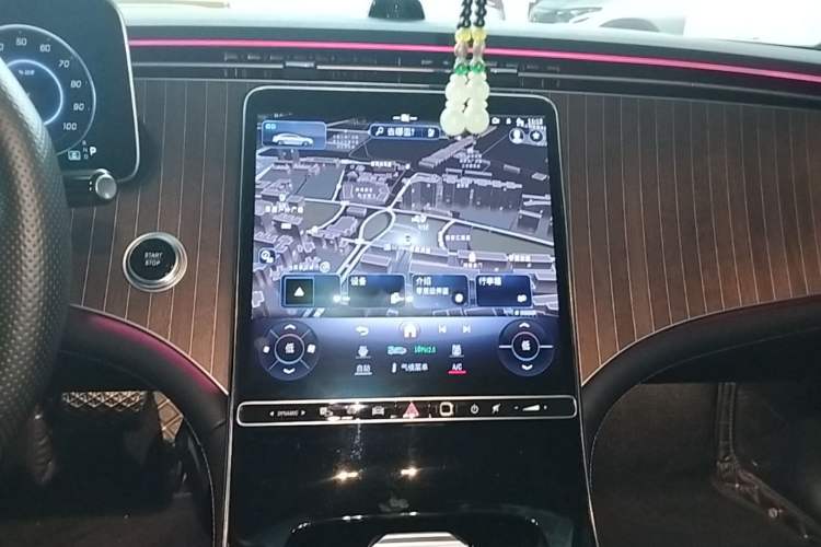 Used Mercedes-Benz EQE 2022 350 Luxury Edition Audio And AC Panel