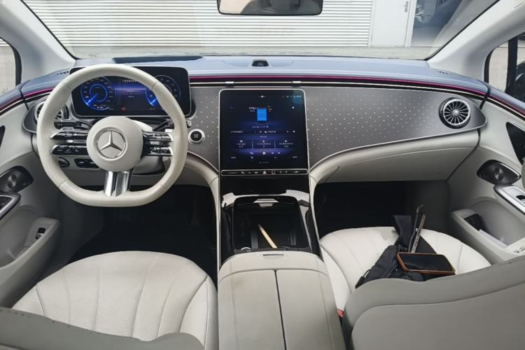 Used Mercedes-Benz EQE 2022 350 First Edition Special Version Center Console