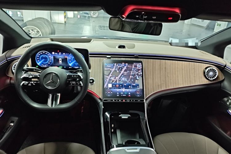 Used Mercedes-Benz EQE 2022 350 Luxury Edition Center Console