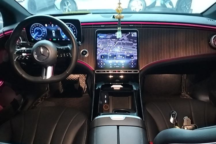Used Mercedes-Benz EQE 2022 350 Luxury Edition Center Console