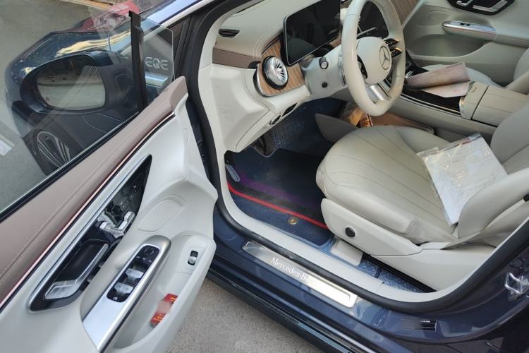 Used Mercedes-Benz EQE 2022 350 Luxury Edition Driver Seat
