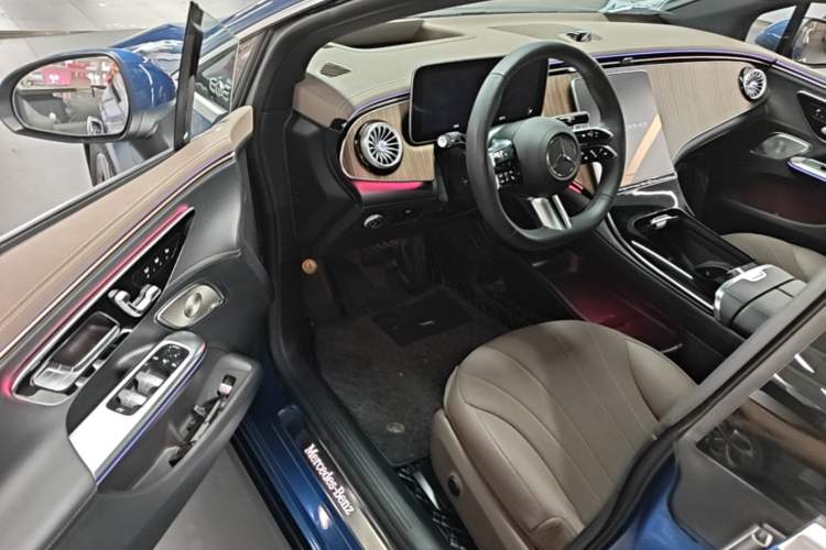 Used Mercedes-Benz EQE 2022 350 Luxury Edition Driver Seat