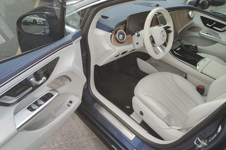 Used Mercedes-Benz EQE 2022 350 Pioneer Edition Driver Seat