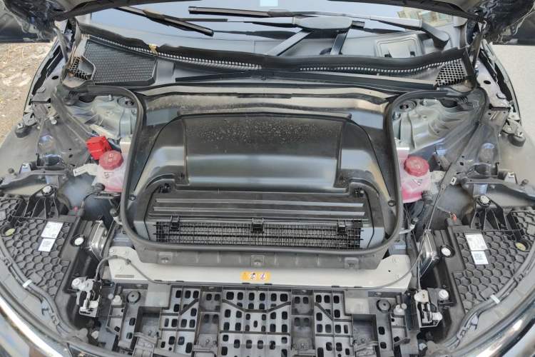 Used Mercedes-Benz EQE 2022 350 Luxury Edition Engine Bay