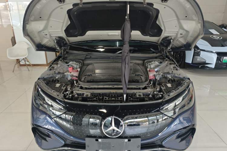 Used Mercedes-Benz EQE 2022 350 Luxury Edition Engine Bay