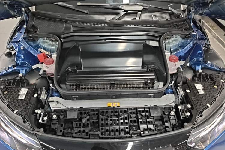 Used Mercedes-Benz EQE 2022 350 Luxury Edition Engine Bay